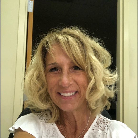 Meet your Posher, Lori - Picture 1 of 1